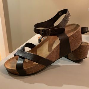 Lola Sabbia for Eric Michael